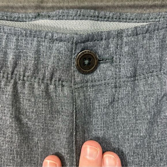 Under Armour Heat Gear Men's Shorts 34 loose fit Heathered Gray Performance Golf - Picture 7 of 13